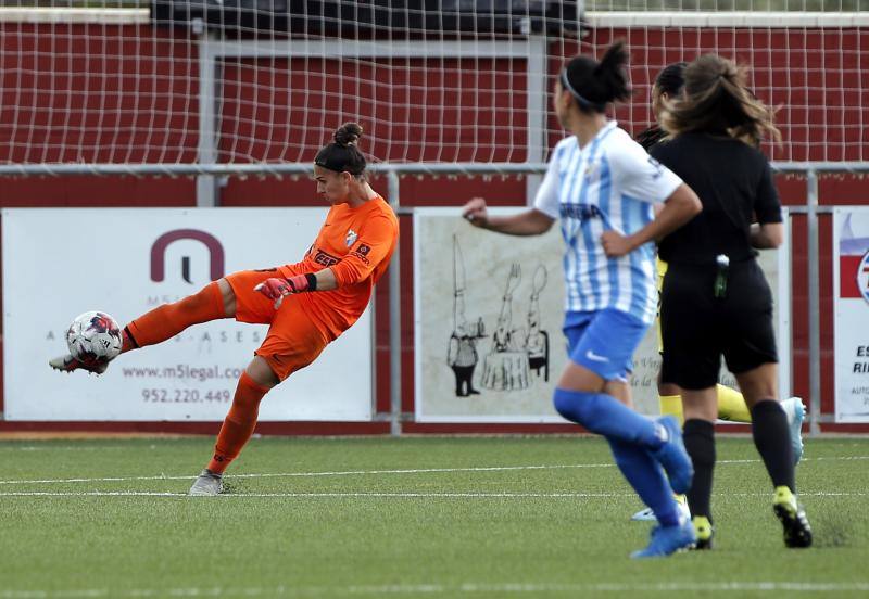 El Málaga gana al Villarreal (2-1). 