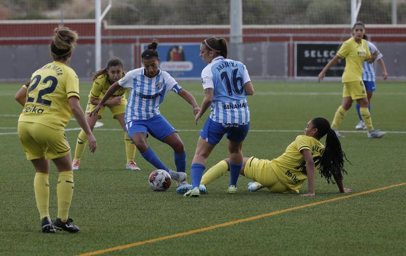 El Málaga gana al Villarreal (2-1). 