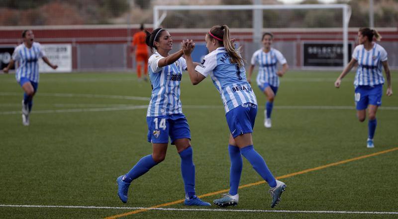 El Málaga gana al Villarreal (2-1). 