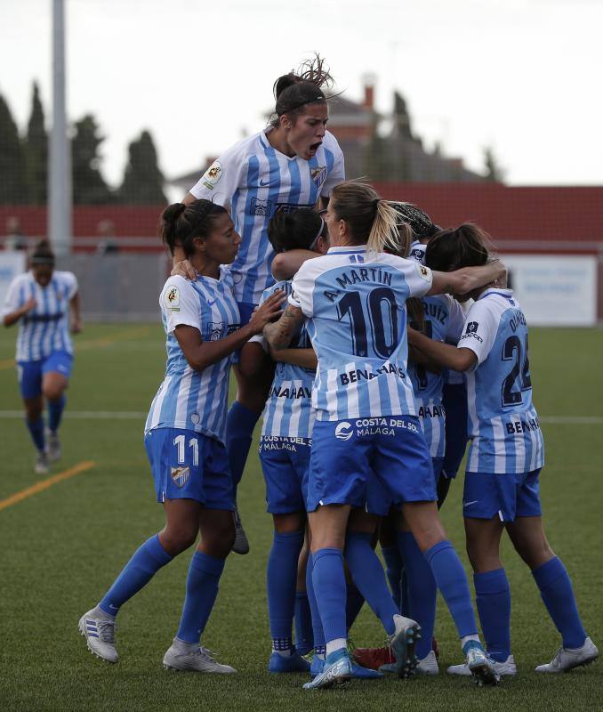 El Málaga gana al Villarreal (2-1). 