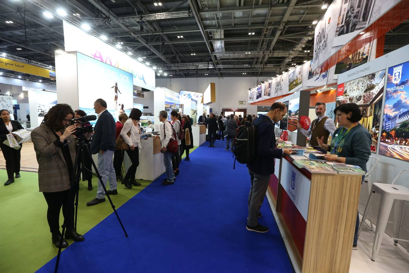 La World Travel Market abre sus puertas. En su 40 edición se convierte en la cita más importante de su historia para la industria del turismo, que encara una cuenta atrás, que se eterniza, para acabar con la incertidumbre de un inminente e inevitable 'Brexit'.