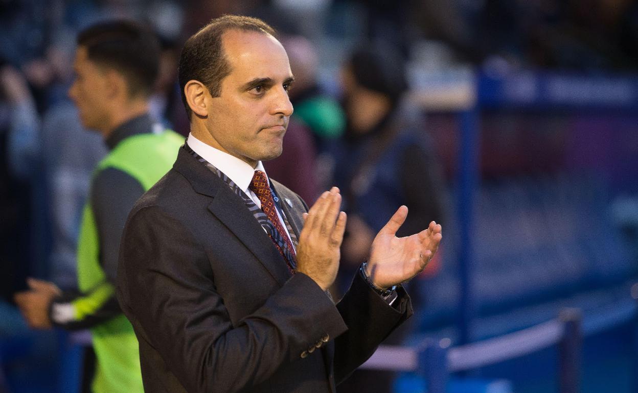 Richard Shaheen, nuevo hombre fuerte del Presidente del Malaga CF en el Estadio de El Toralin de la Ponferradina. 