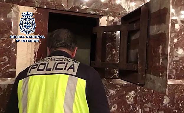 Detenidos un abogado y un exalto cargo ministerial ruso por blanqueo en la compra de un chalé en Marbella valorado en 4 millones