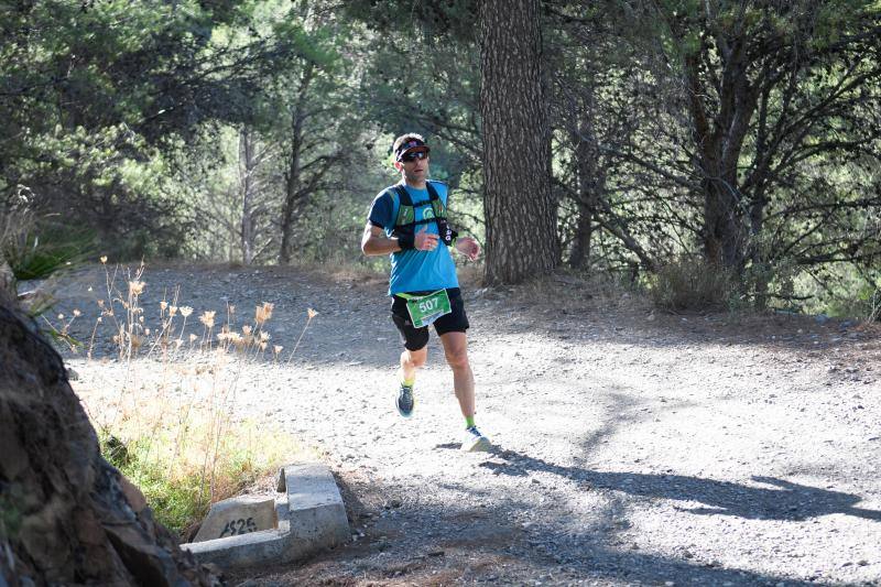 Imágenes de la 18ª edición del mítico recorrido por la sierra alhaurina donde han participado un total de 1.450 corredores 