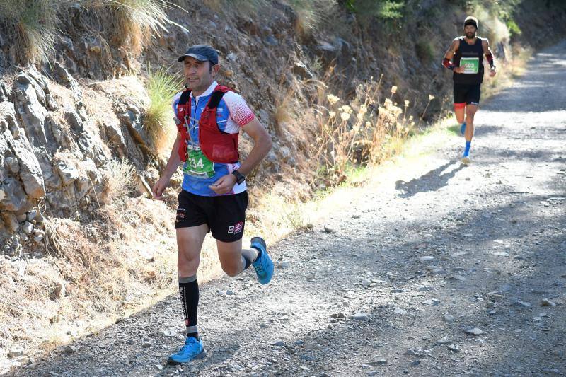 Imágenes de la 18ª edición del mítico recorrido por la sierra alhaurina donde han participado un total de 1.450 corredores 