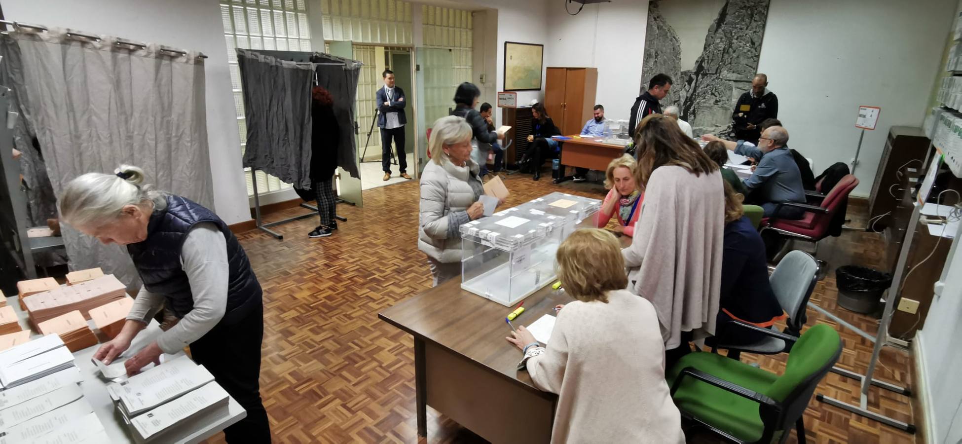 Repaso en imágenes de la jornada electoral del 10N