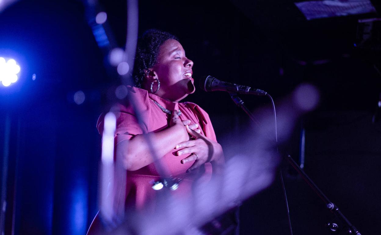 La cantante Indra Rios-Moore, durante su presentación en el festival Woman in Jazz, en Madrid