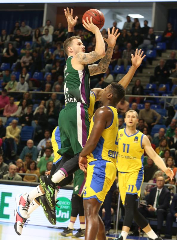 El Unicaja se mostró muy superior al conjunto polaco 