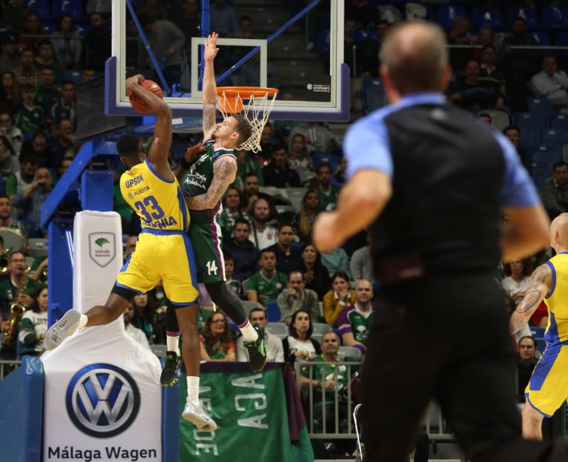 El Unicaja se mostró muy superior al conjunto polaco 