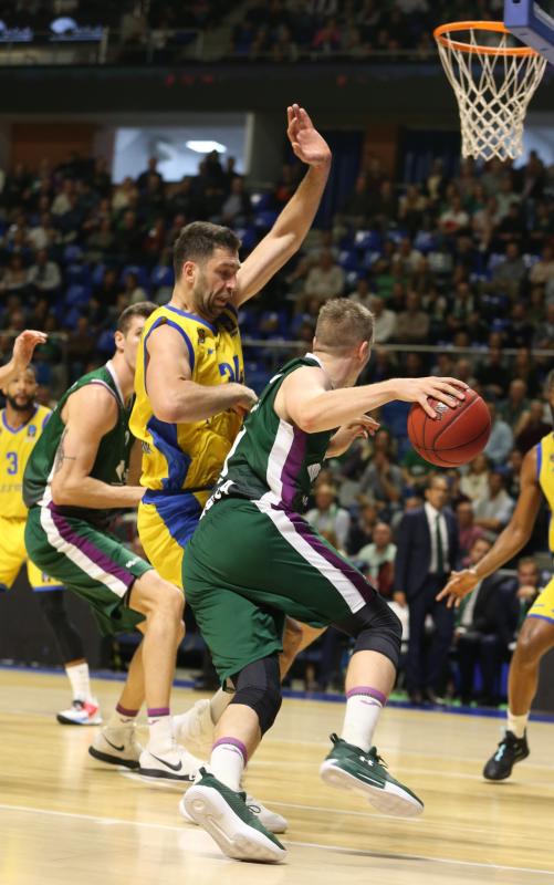 El Unicaja se mostró muy superior al conjunto polaco 