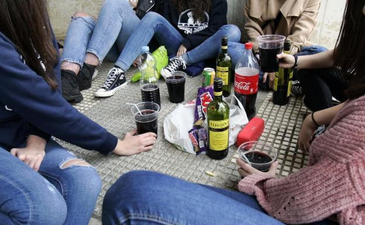 Más de 5.600 andaluces comienzan cada año un tratamiento superar el alcoholismo 