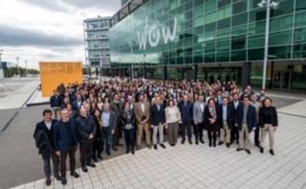 El Comité de Dirección de España con el Director de OPPLUS, responsables y parte del equipo OPPLUS