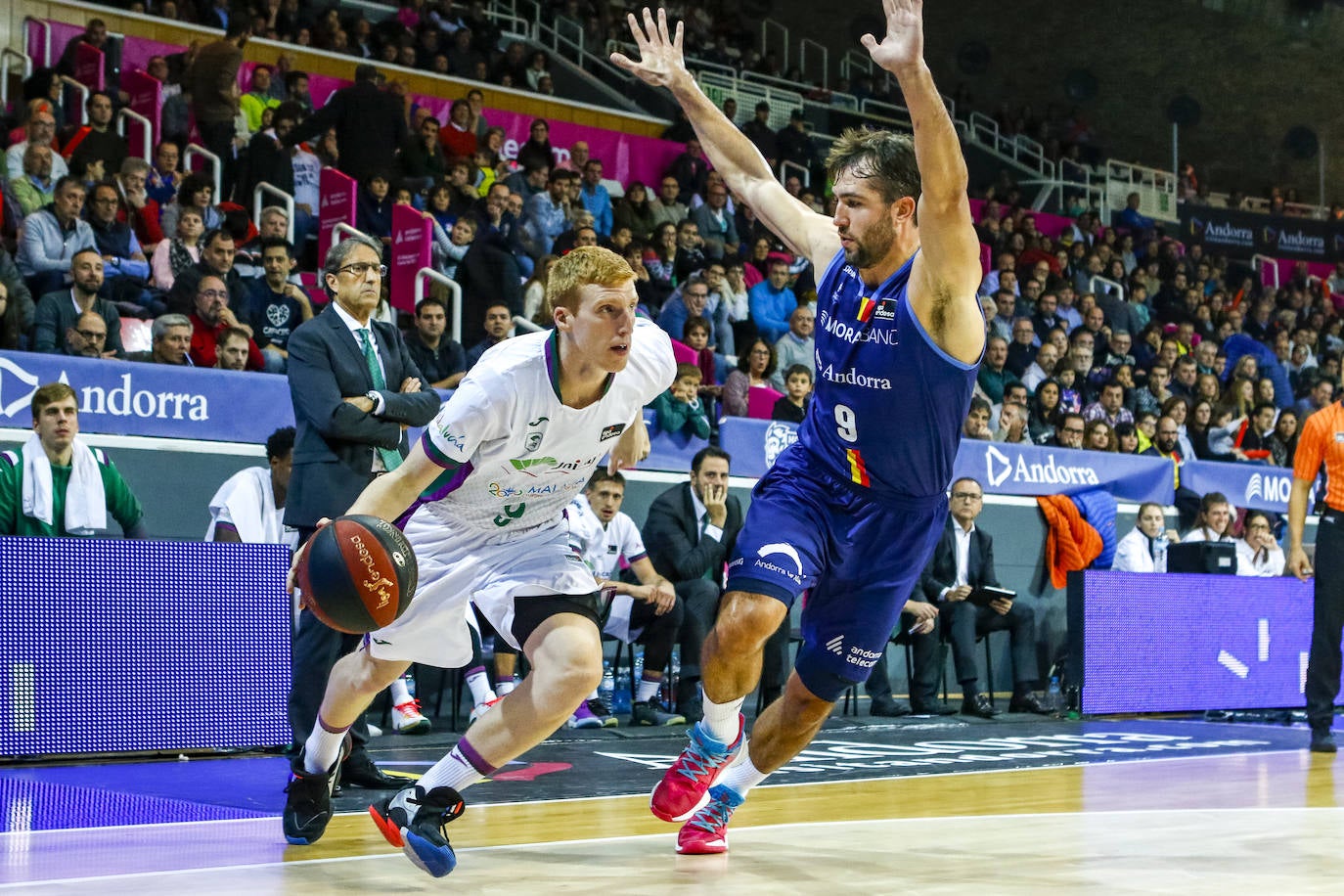 El Unicaja cae en la cancha del Andorra