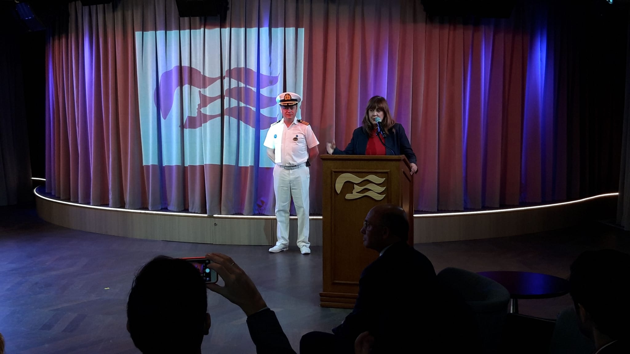 El nuevo barco de la compañía de cruceros de lujo Princess ha atracado en la capital malagueña apenas un mes después de su inauguración 