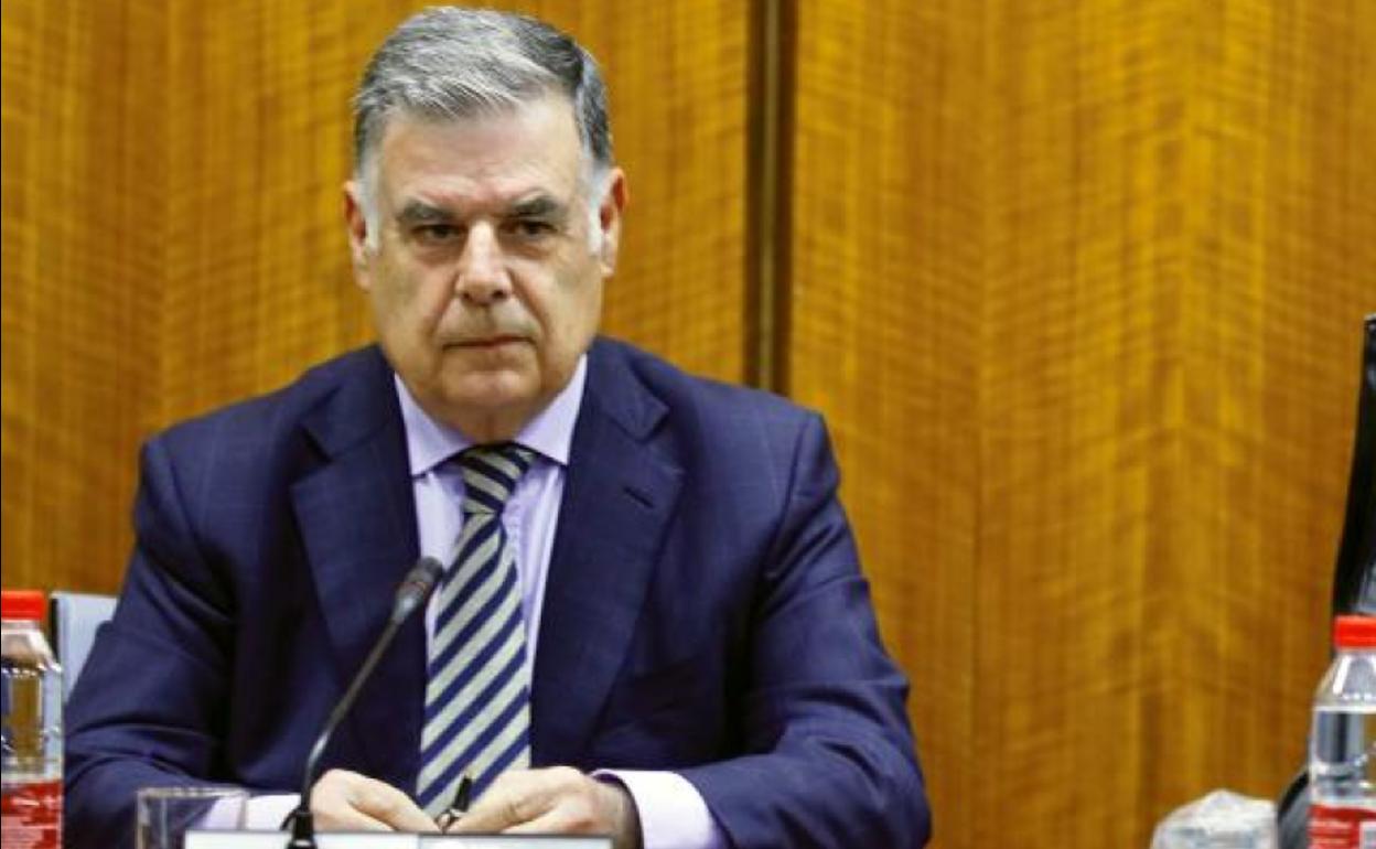 El exconsejero socialista José Antonio Viera compareció ayer en la comisiónque investiga a la Faffe
