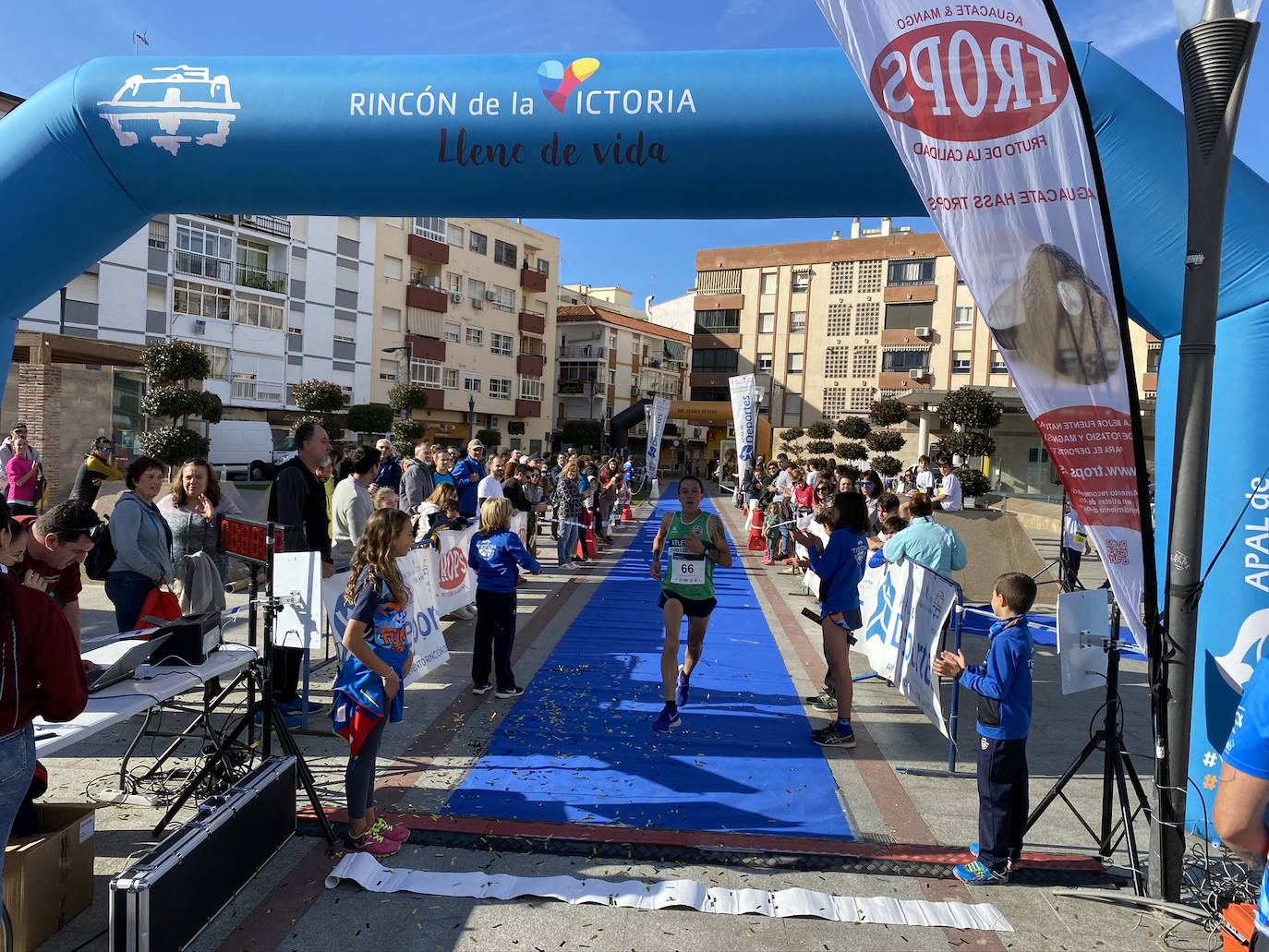 Los corredores Abdelhadi El Moaziz, del Cueva de Nerja-UMA, y Janine Lima, del Atletismo Málaga, se alzaron con la victoria.