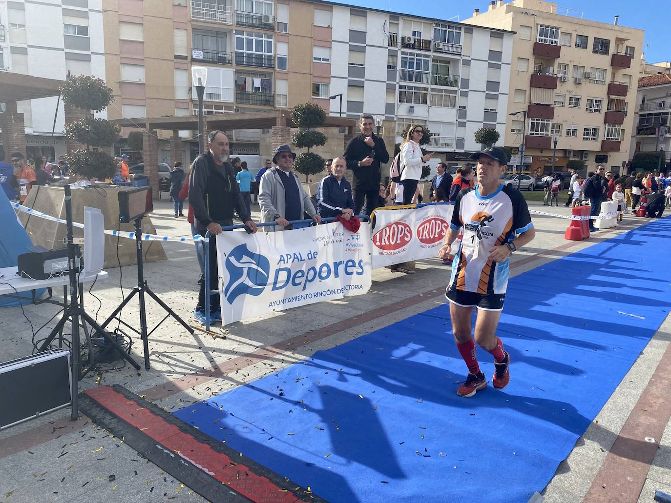 Los corredores Abdelhadi El Moaziz, del Cueva de Nerja-UMA, y Janine Lima, del Atletismo Málaga, se alzaron con la victoria.
