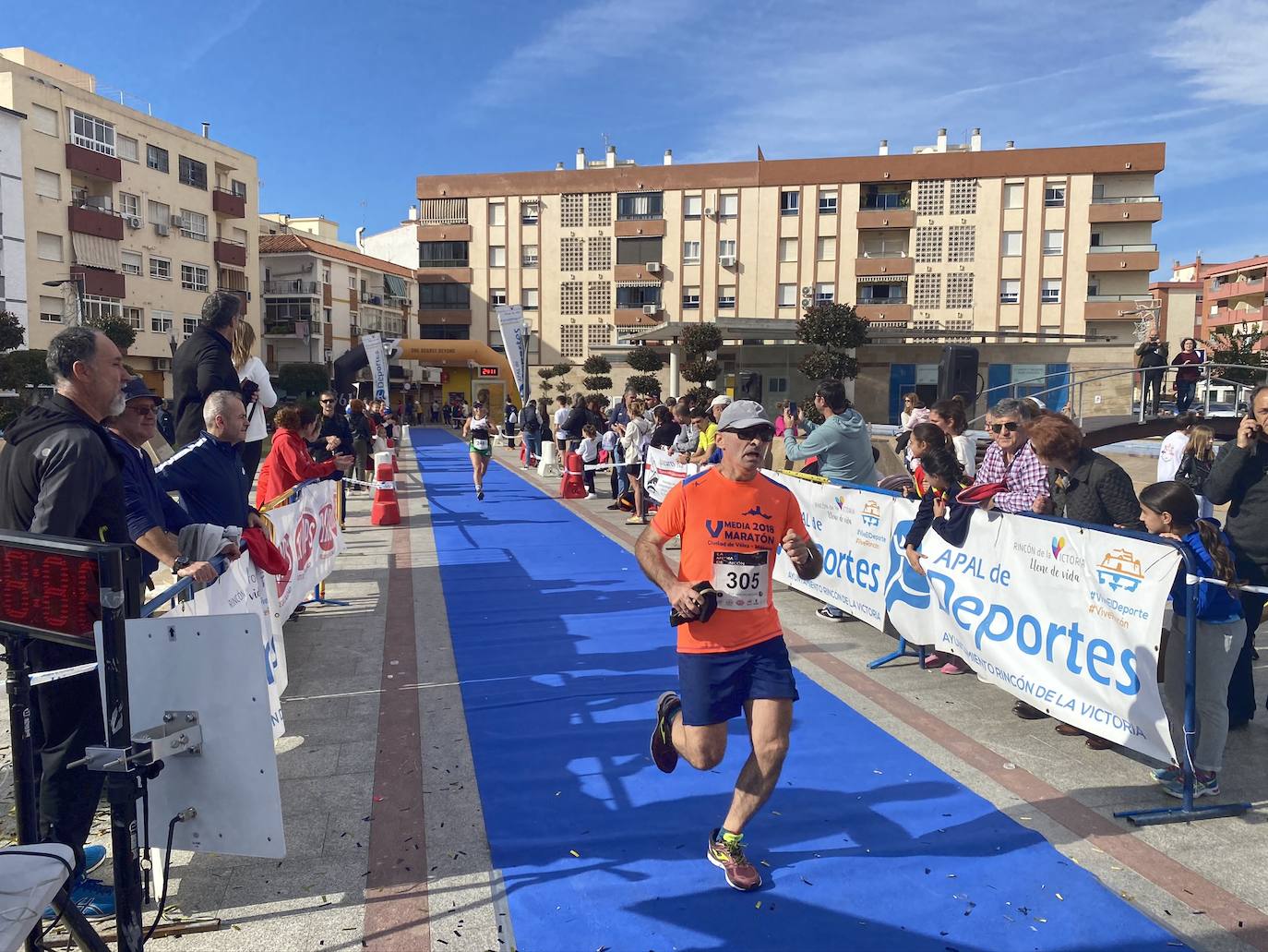 Los corredores Abdelhadi El Moaziz, del Cueva de Nerja-UMA, y Janine Lima, del Atletismo Málaga, se alzaron con la victoria.