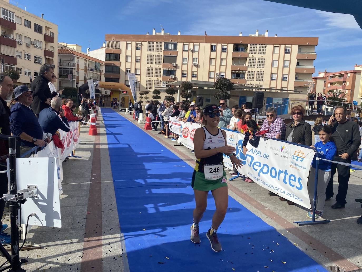 Los corredores Abdelhadi El Moaziz, del Cueva de Nerja-UMA, y Janine Lima, del Atletismo Málaga, se alzaron con la victoria.