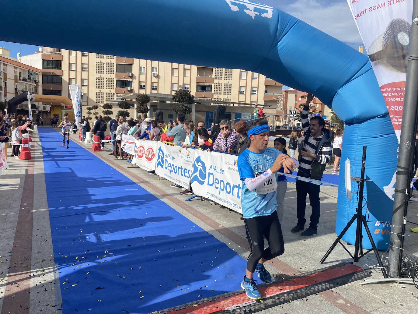 Los corredores Abdelhadi El Moaziz, del Cueva de Nerja-UMA, y Janine Lima, del Atletismo Málaga, se alzaron con la victoria.