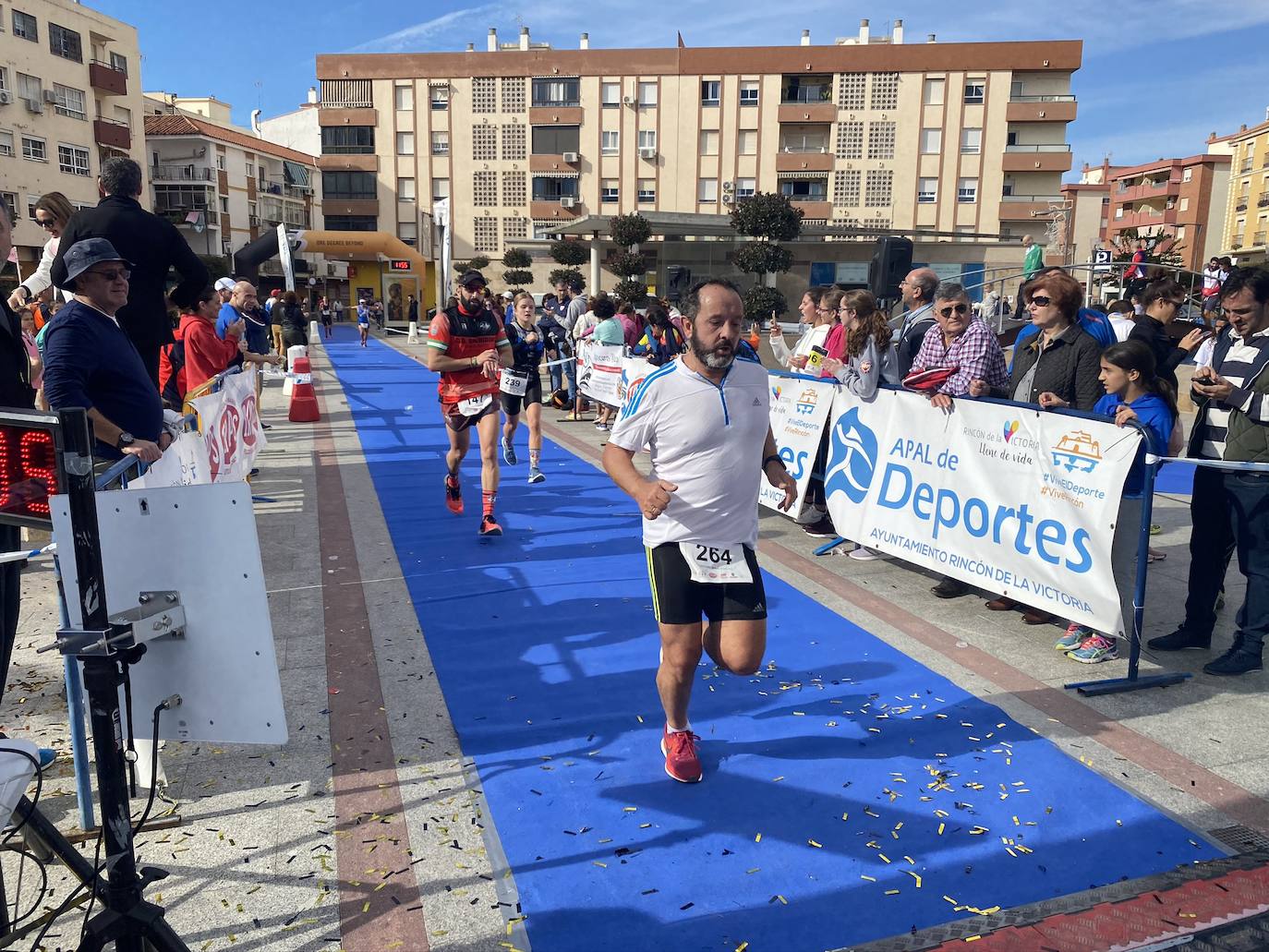 Los corredores Abdelhadi El Moaziz, del Cueva de Nerja-UMA, y Janine Lima, del Atletismo Málaga, se alzaron con la victoria.