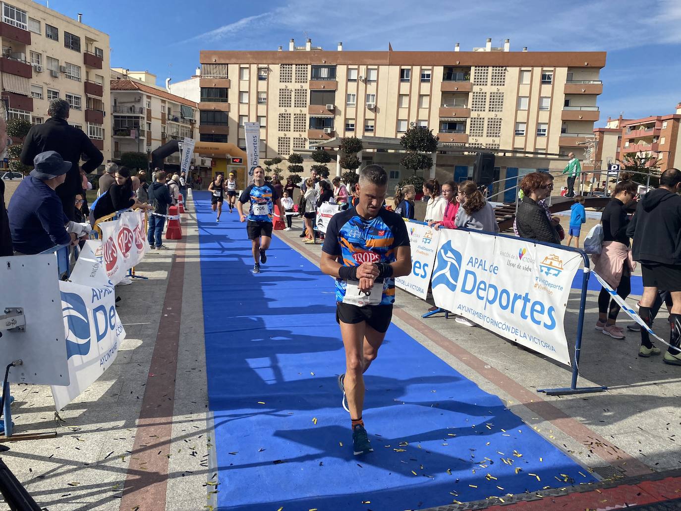 Los corredores Abdelhadi El Moaziz, del Cueva de Nerja-UMA, y Janine Lima, del Atletismo Málaga, se alzaron con la victoria.