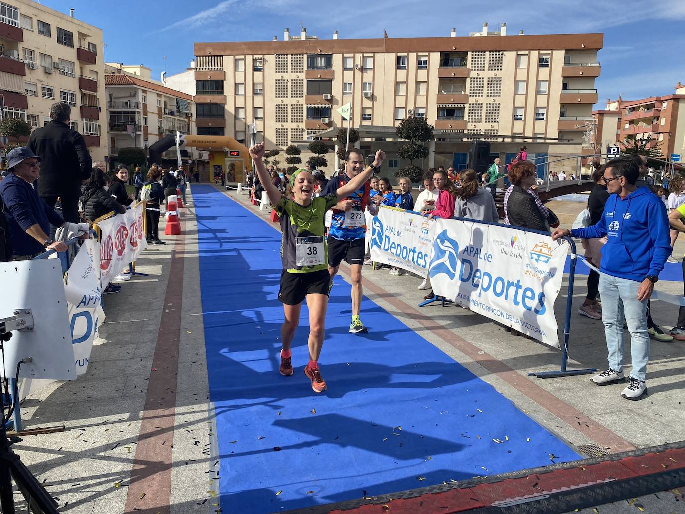 Los corredores Abdelhadi El Moaziz, del Cueva de Nerja-UMA, y Janine Lima, del Atletismo Málaga, se alzaron con la victoria.