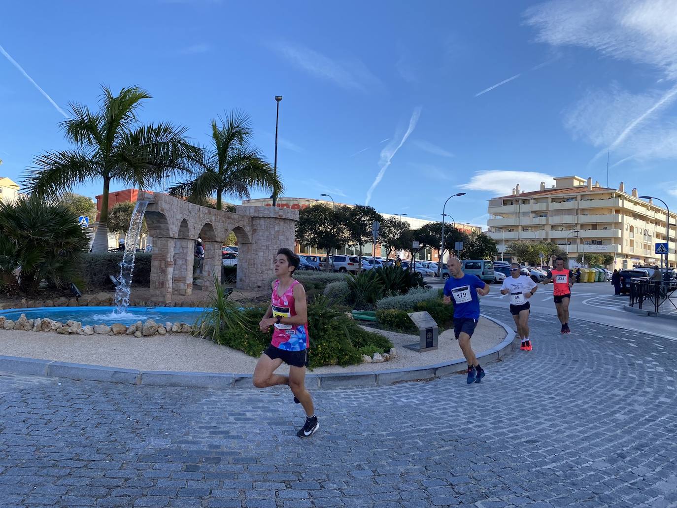 Los corredores Abdelhadi El Moaziz, del Cueva de Nerja-UMA, y Janine Lima, del Atletismo Málaga, se alzaron con la victoria.