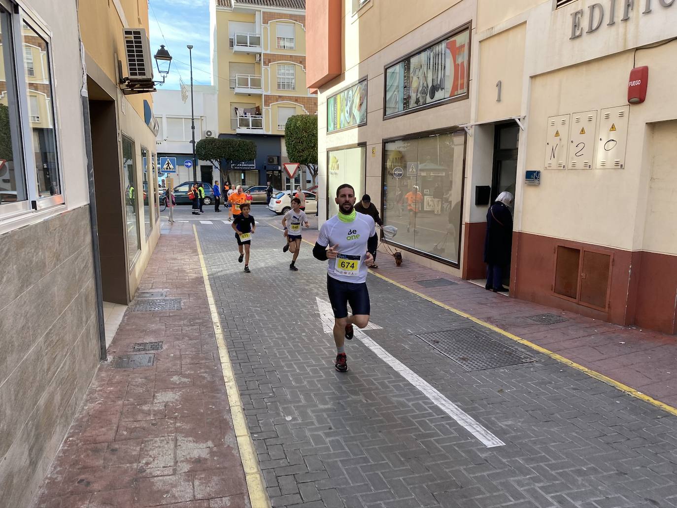 Los corredores Abdelhadi El Moaziz, del Cueva de Nerja-UMA, y Janine Lima, del Atletismo Málaga, se alzaron con la victoria.