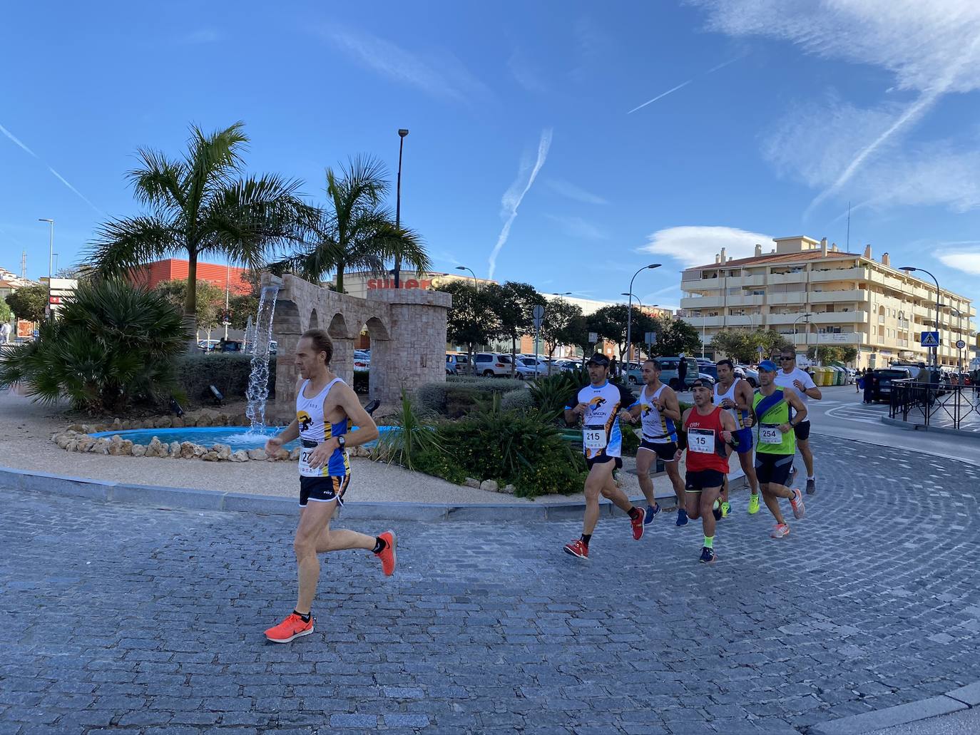 Los corredores Abdelhadi El Moaziz, del Cueva de Nerja-UMA, y Janine Lima, del Atletismo Málaga, se alzaron con la victoria.