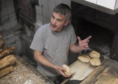 Imagen secundaria 1 - El artesano Joan Seguí está al frente de Forn Sant Francesc