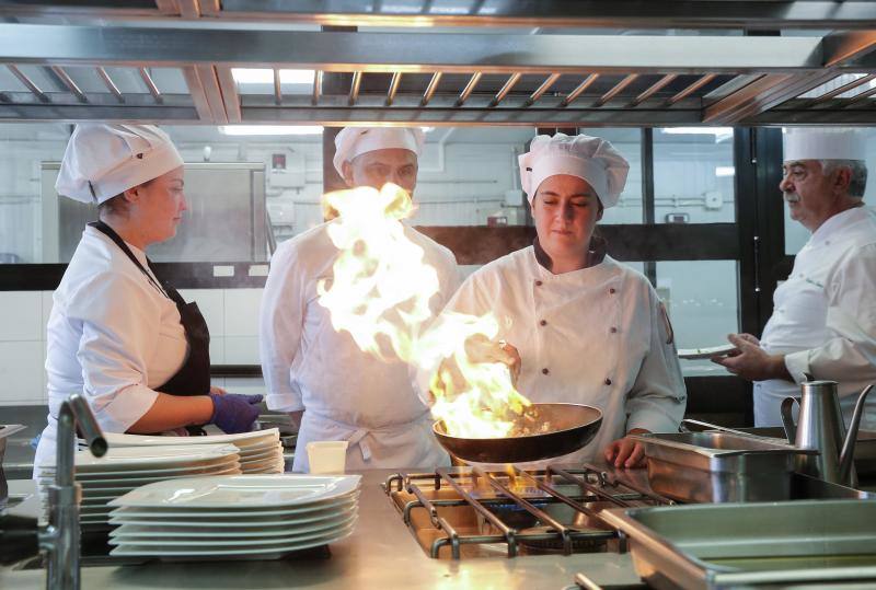 El restaurante de La Cónsula reabre al público. 