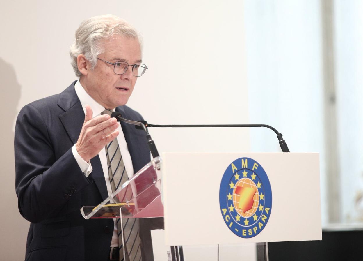 La CNMV reprocha a las cotizadas su mala imagen por los casos de corrupción