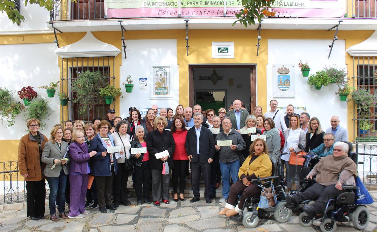 Momento de la entrega de las subvenciones 