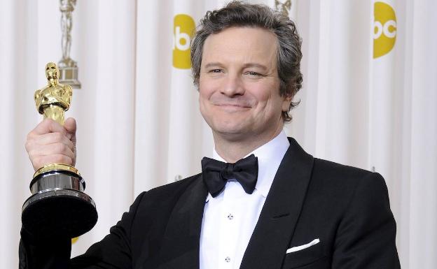 El actor Colin Firth, con su Oscar por 'El discurso del rey'.