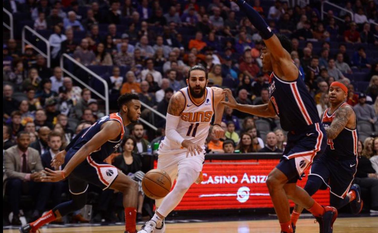 Ricky Rubio, en una acción del partido que midió a los Suns con los Wizards. 