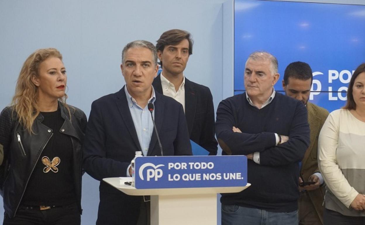 Elías Bendodo, Carolina España, Pablo Montestinos y Manolo Marmolejo, tras el comité director del PP de Málaga. 