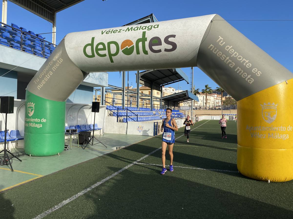 Fotos: ¿Estuviste en la VI Media Maratón de Vélez? Búscate en nuestra galería