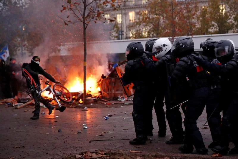 Fotos: Las calles francesas retumban contra Macron