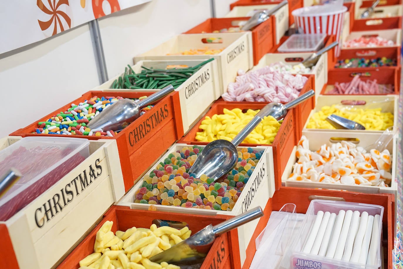 Hasta el lunes se pueden realizar compras, comer o asistir a actuaciones en el Palacio de Ferias de Málaga 