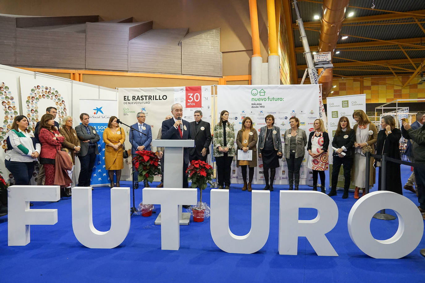 Hasta el lunes se pueden realizar compras, comer o asistir a actuaciones en el Palacio de Ferias de Málaga 