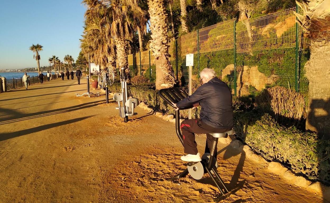 Las nuevas máquinas se han instalado en el paseo marítimo. 