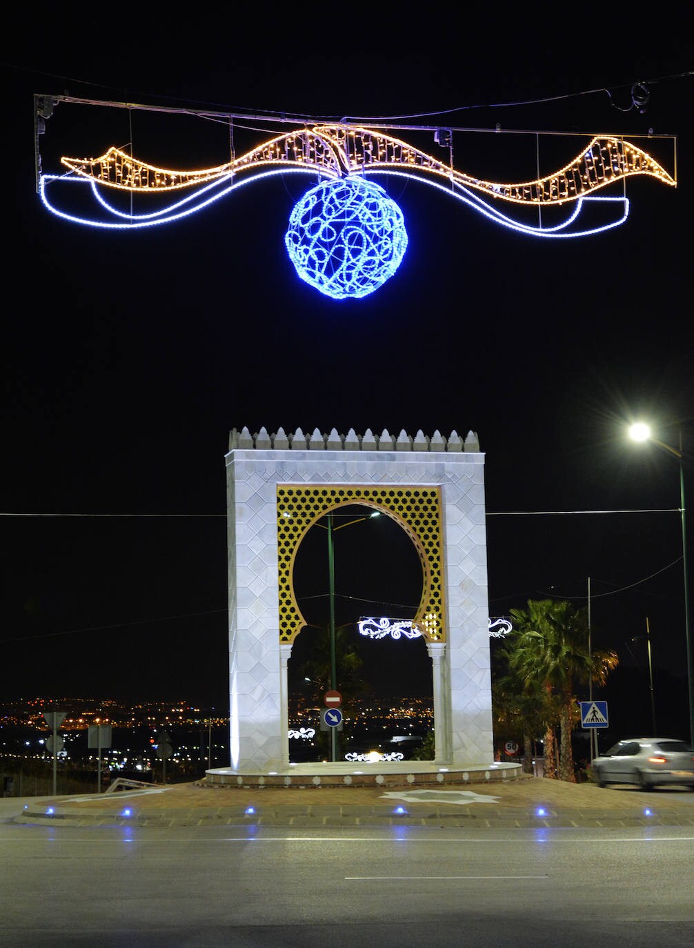 Así luce la iluminación navideña en los principales municipios de Málaga. En la imagen, el alumbrado de Alhaurín de la Torre.