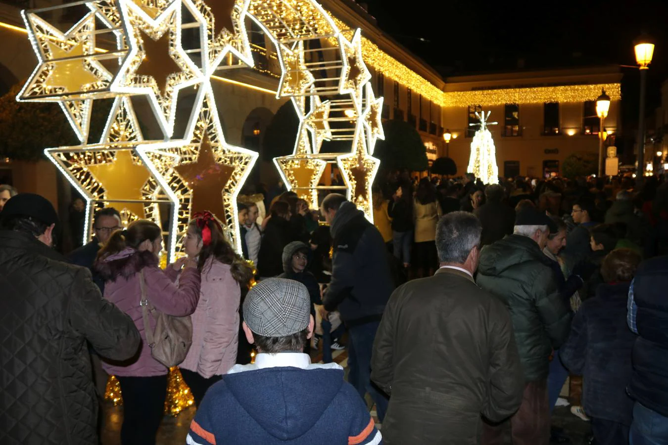 Así luce la iluminación navideña en los principales municipios de Málaga. En la imagen, las luces de Ronda.