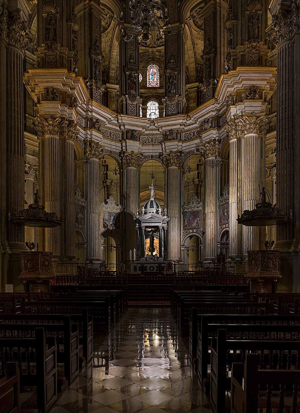 Exhalación bíblica. Presbiterio y tabernáculo. (A Juan Antonio Ramírez en la Málaga de los años ochenta)