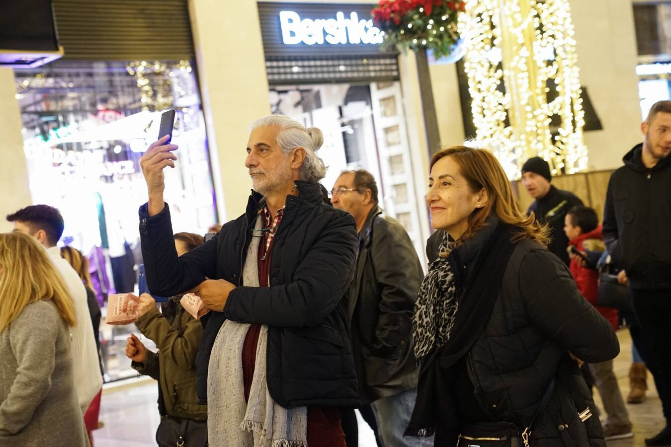 Miles de personas han asistido ya al espectáculo de luces del Centro de Málaga