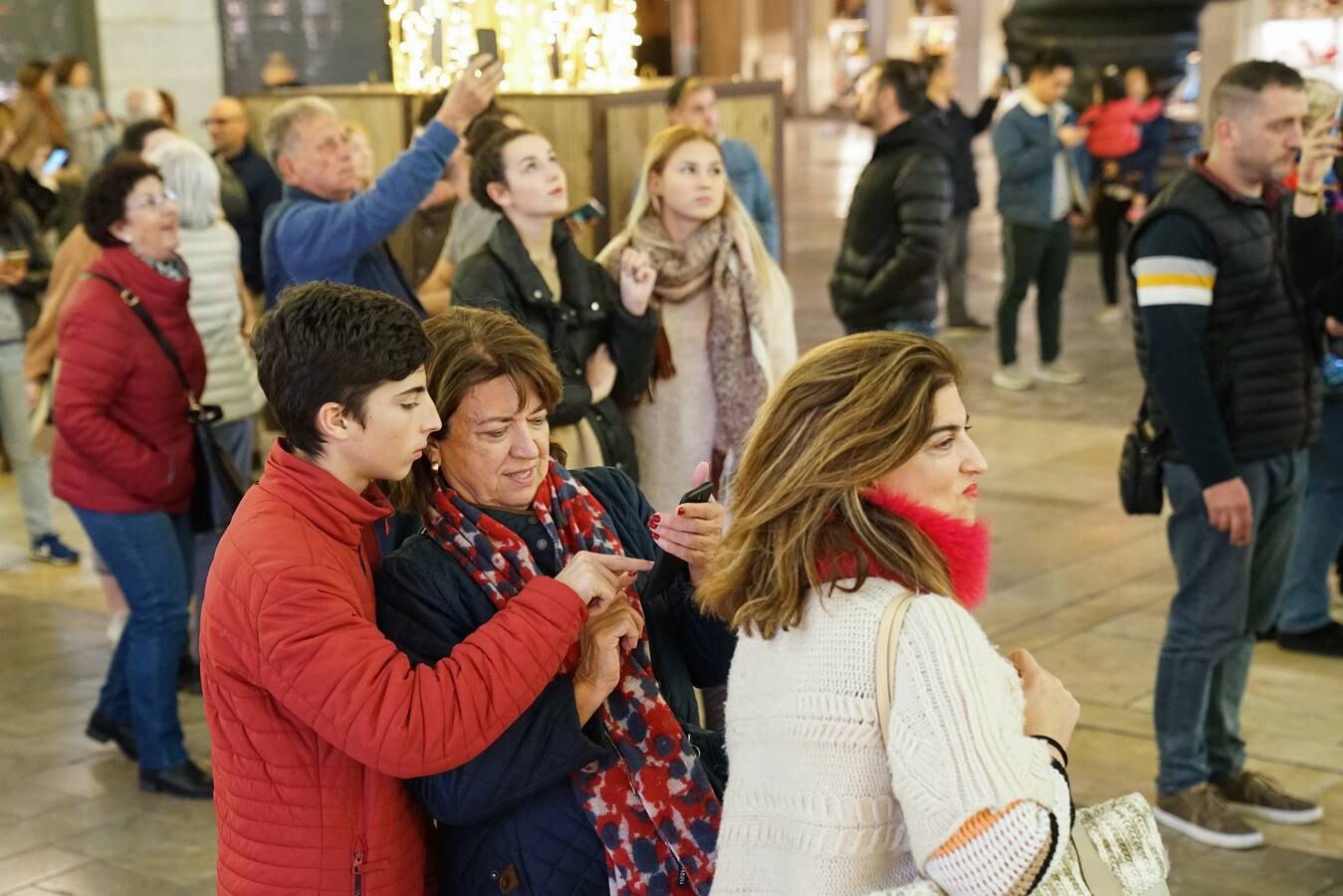 Miles de personas han asistido ya al espectáculo de luces del Centro de Málaga