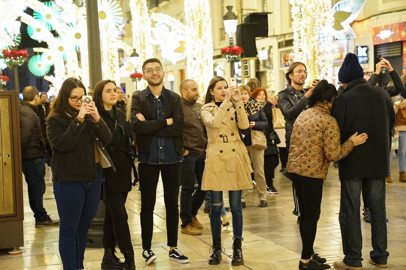 Miles de personas han asistido ya al espectáculo de luces del Centro de Málaga