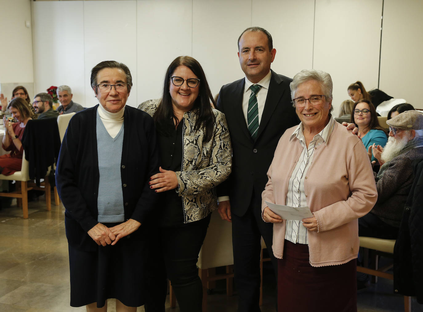 Los pintores, los representantes de las entidades distinguidas y las autoridades, en el Seminario