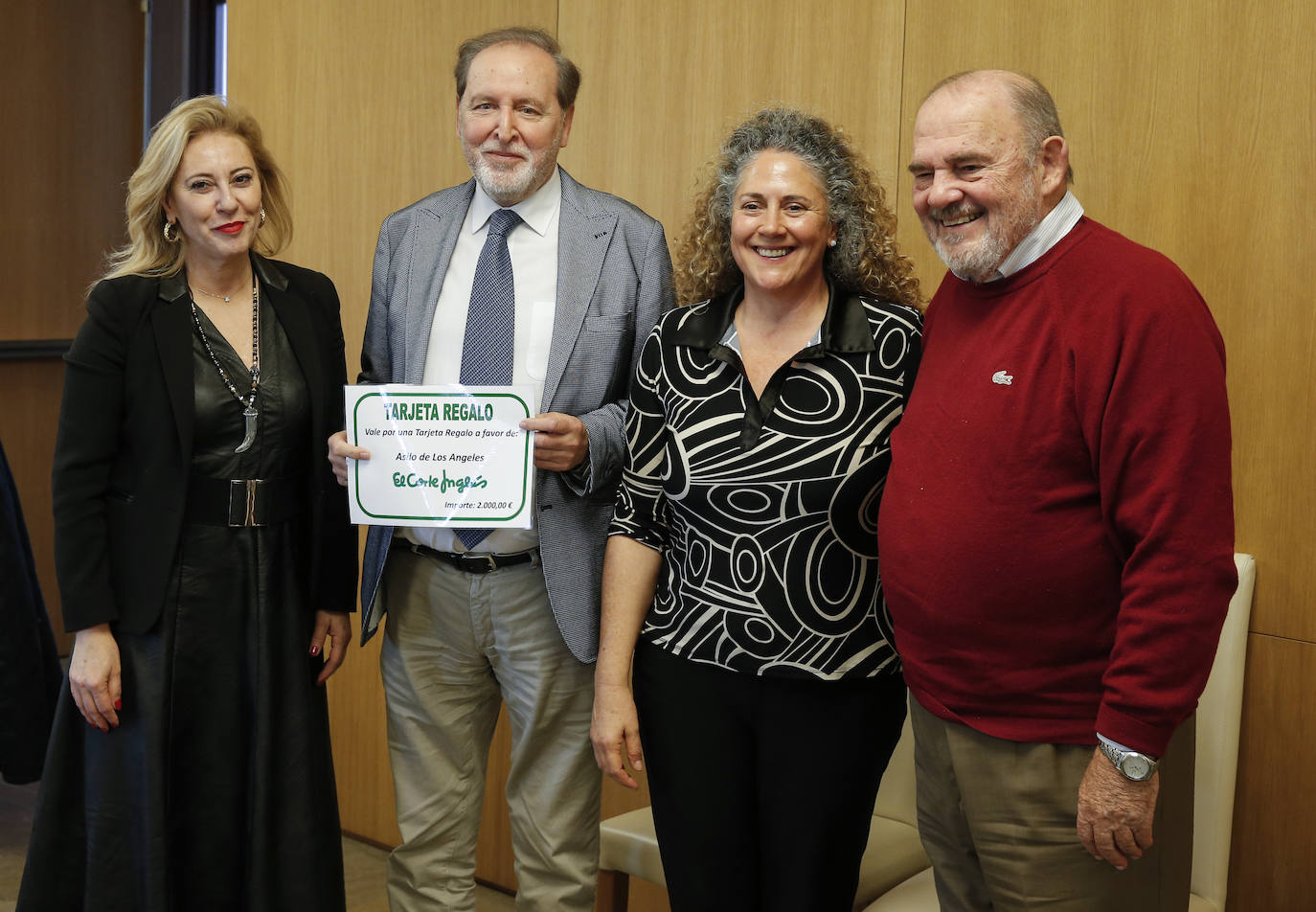 Los pintores, los representantes de las entidades distinguidas y las autoridades, en el Seminario